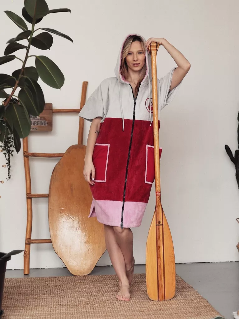 Femeie care poarta Poncho plaja dama | Wave Hawaii Phuket | Culori roz, rosu, bej
